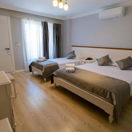 Hotel Icarus
