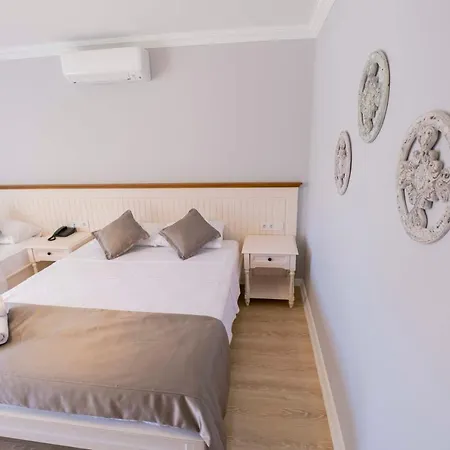 Hotel Icarus