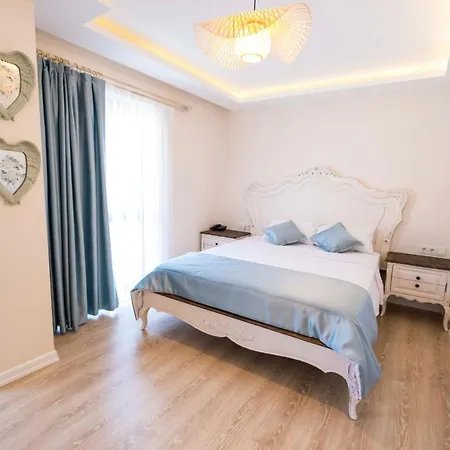 Hotel Icarus