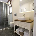ıcarus Otel